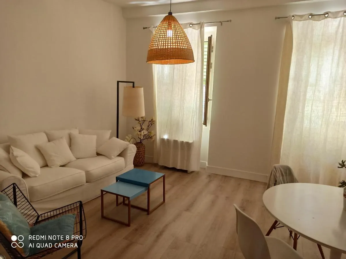 Joli Appartement Nicois En Bord De Mer Ницца Франция